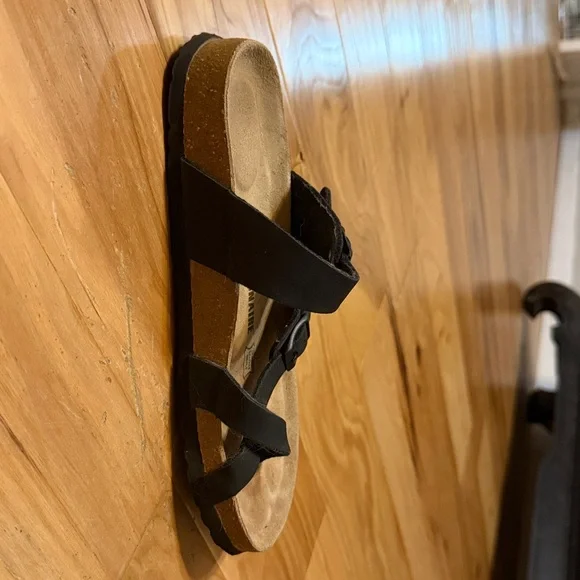 Cushionaire Sandals - Picture 3 of 3